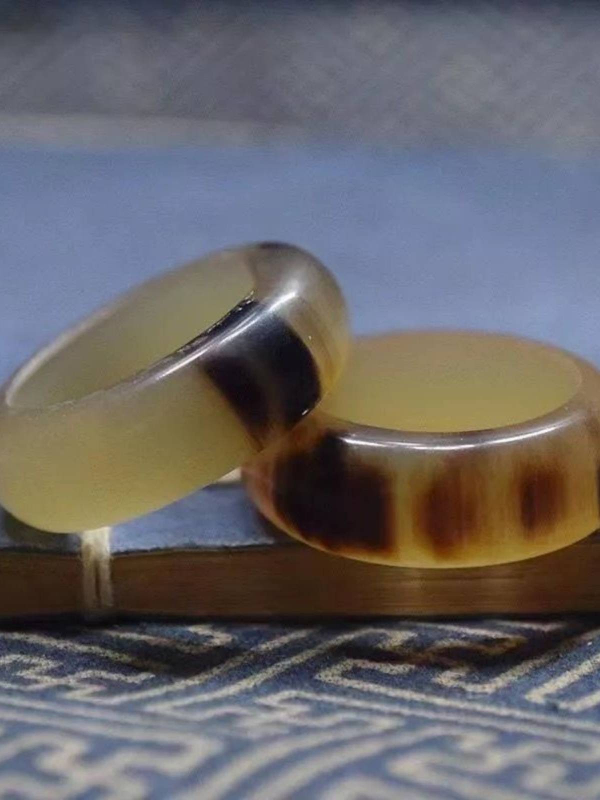 Selected pure natural yak horns ring authentic bull horn fingers finger ring men's and women's players Tibet running ring safe buckle