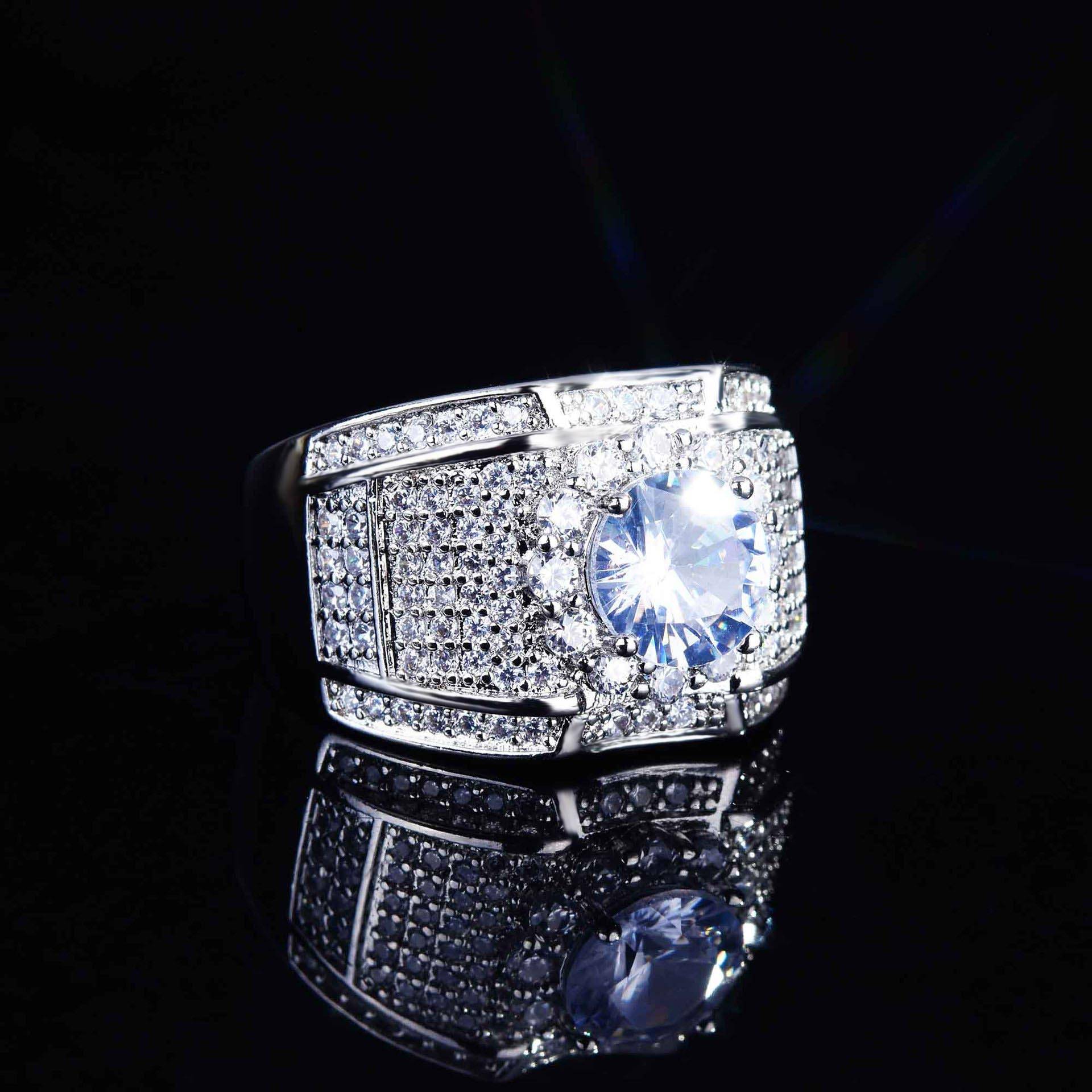 Quick -selling hot -selling cross -border supply luxury group inlaid with diamond men's ring luxury European and American silver rings