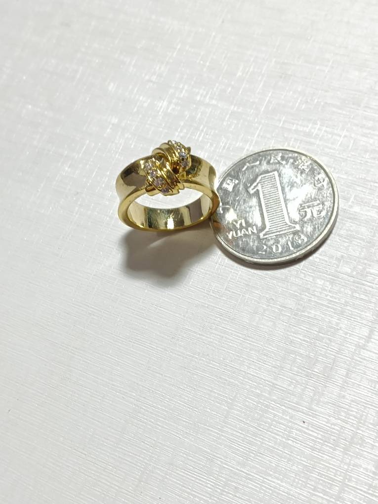 European and American inventory Single single orphan processing vermiculite micro -pavilled copper light luxury style original single ring 240111