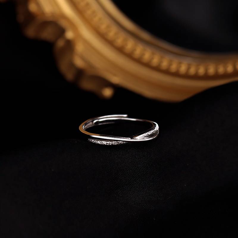 Pure silver rings Female niche design Vegetarian circle light luxury 2023 new tide high -level fingerprint ring fashion personality single ring