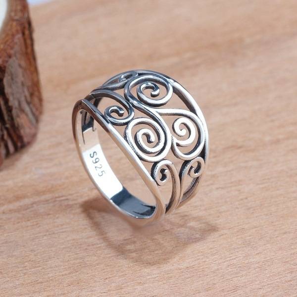Zhenrong Wish hot selling new hollow flower ring European and American retro Thai silver black wedding ring female model