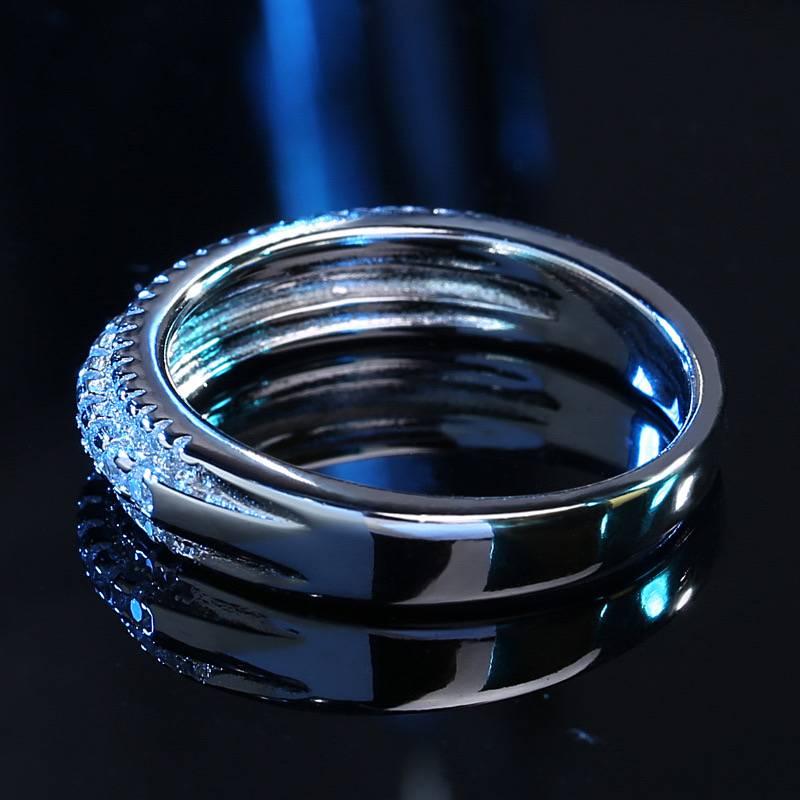 Cross -border best -selling white copper jewelry super glitter female poles Europe and the United States to ring the personality of the ring, the three rows of diamond ring women