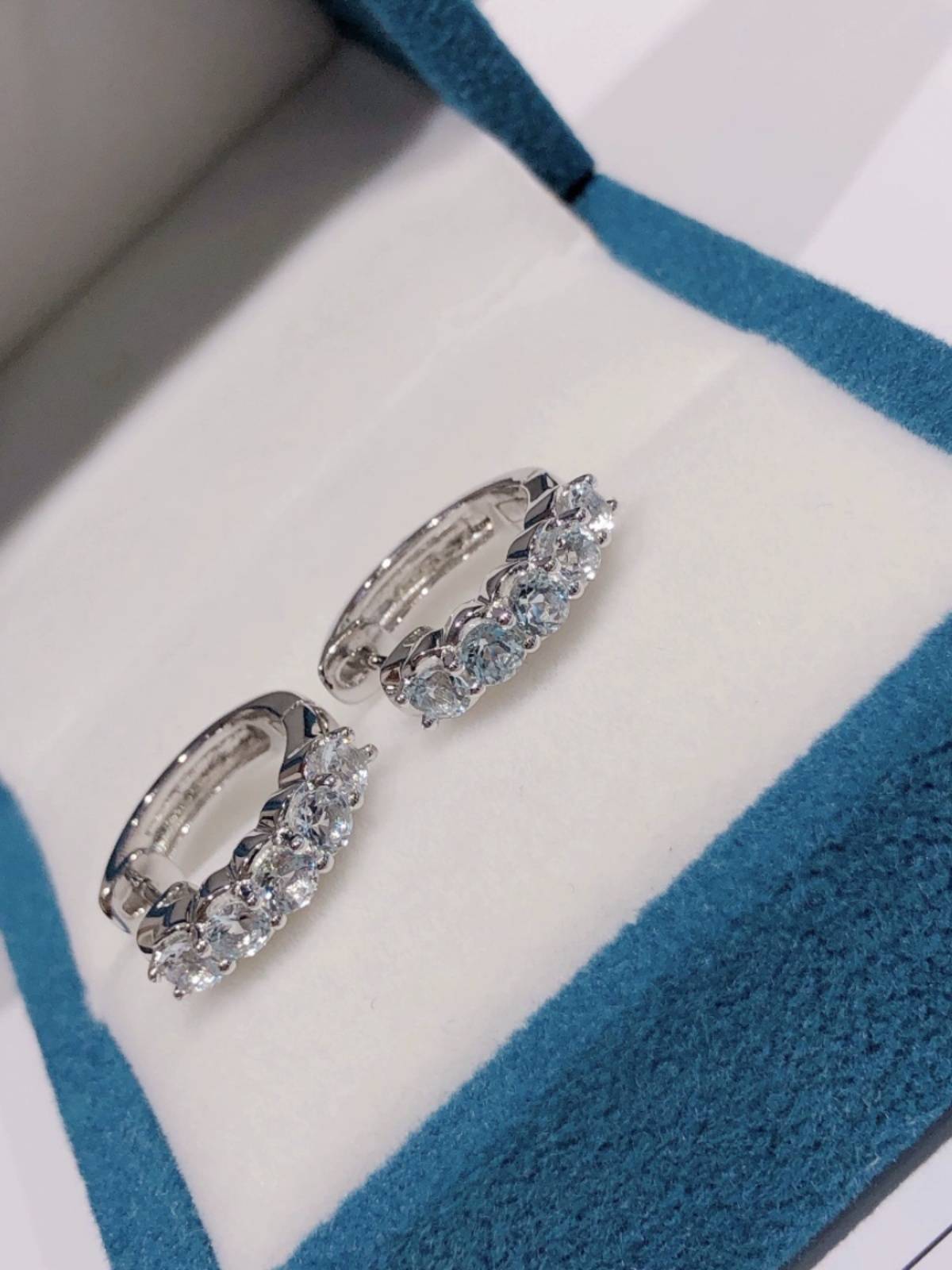 S925 Silver inlaid 1 carat natural sea blue treasure earrings fashion simple earrings high -level personality