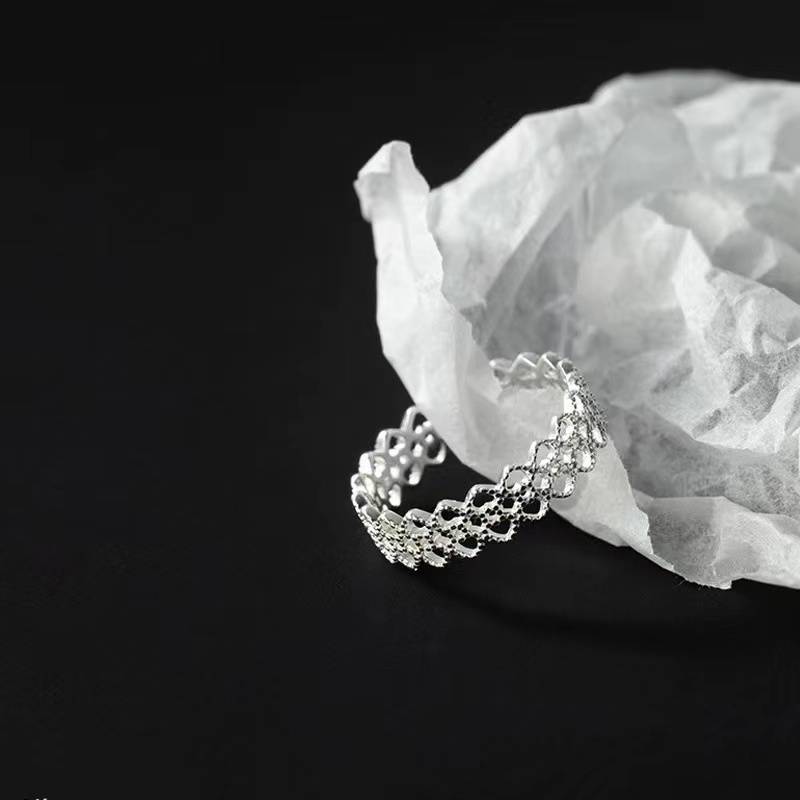 S925 sterling silver lace love ring women's design sense is simple and fashionable Personalized Personalized Personality Tailing Open Ahead