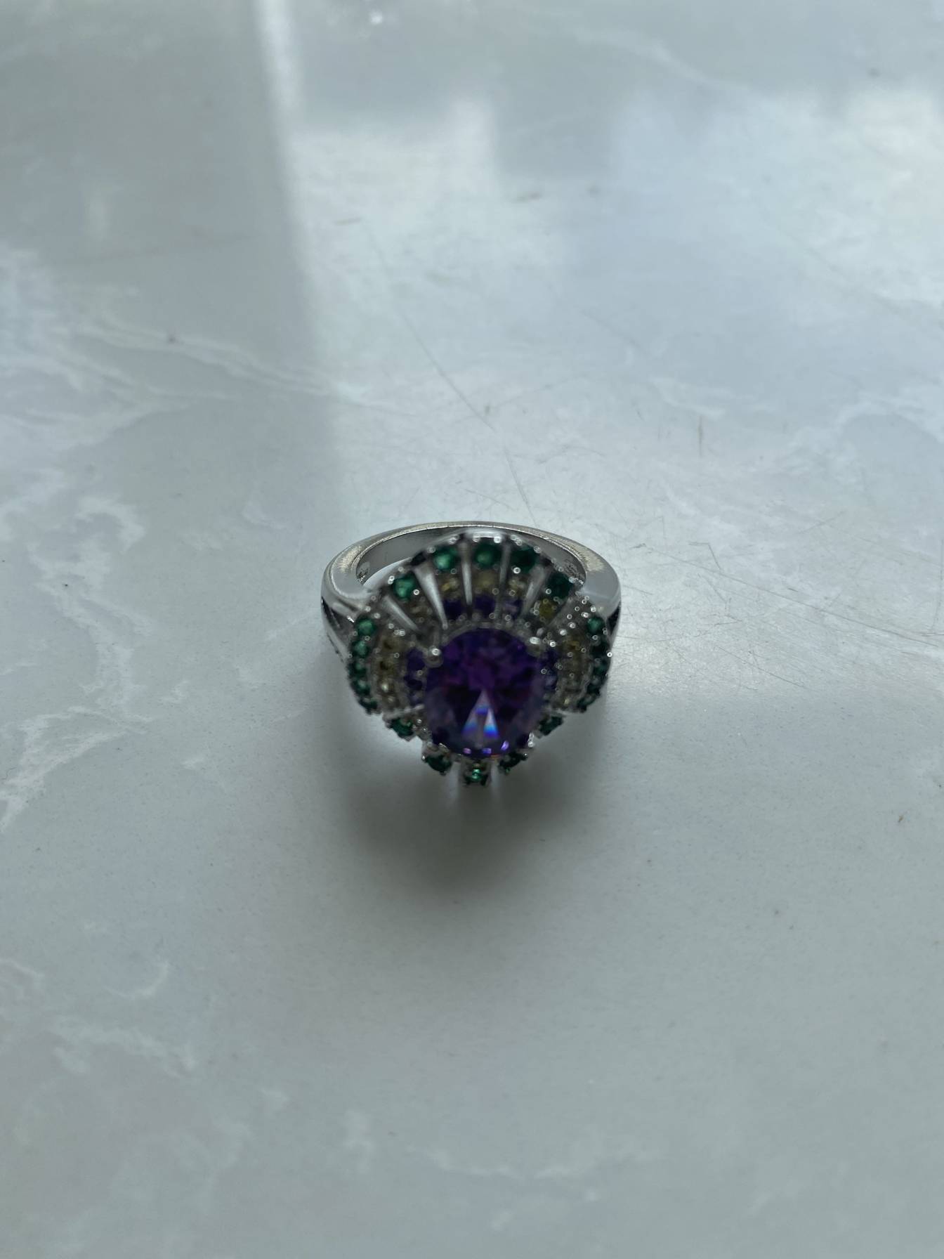 Qingdao Middle -aged Copper Copper inlaid Want Stone Ring 4.12