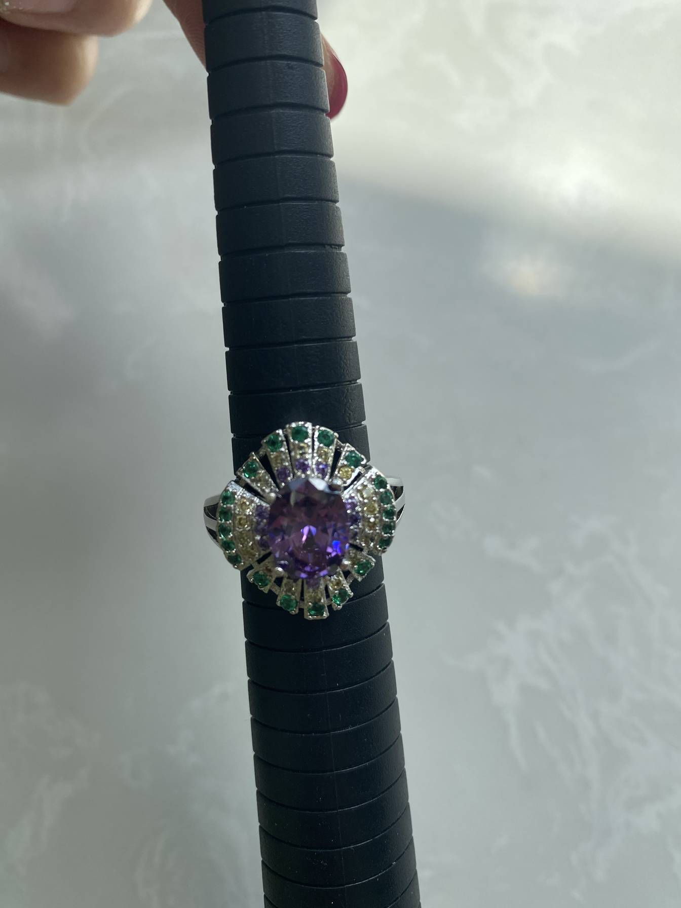 Qingdao Middle -aged Copper Copper inlaid Want Stone Ring 4.12