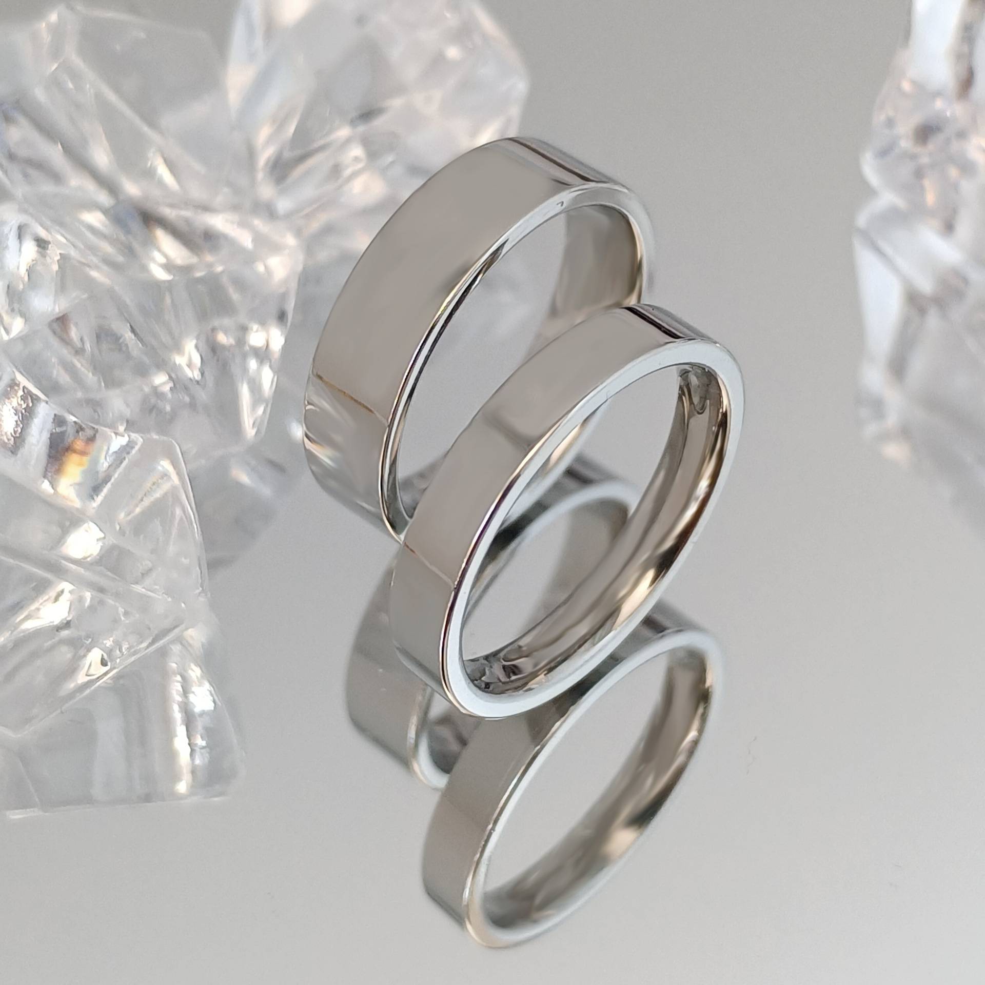 European and American new fashion minimalist light -faced titanium steel ring engraved printing plane stainless steel couple ring women do not lose color