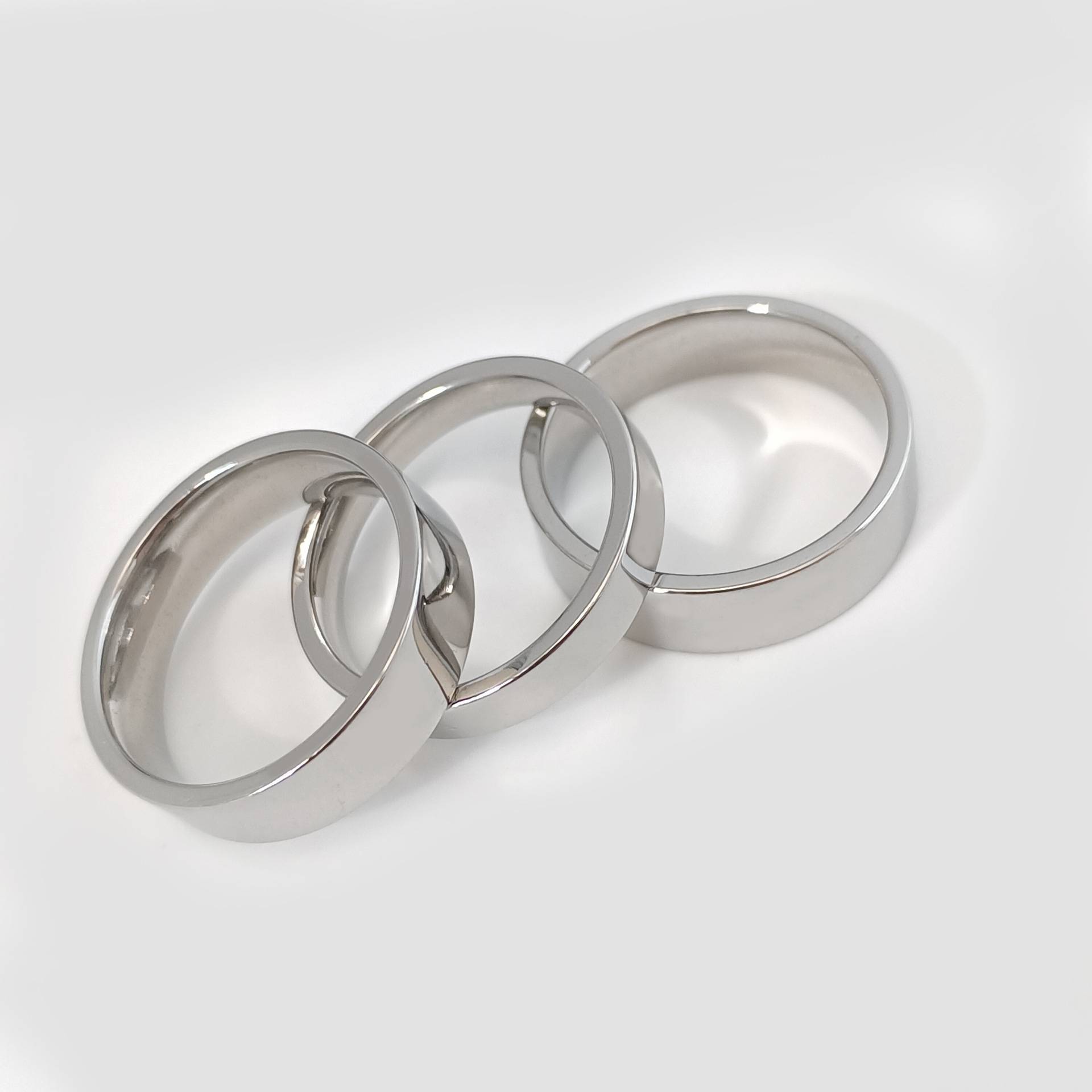 European and American new fashion minimalist light -faced titanium steel ring engraved printing plane stainless steel couple ring women do not lose color