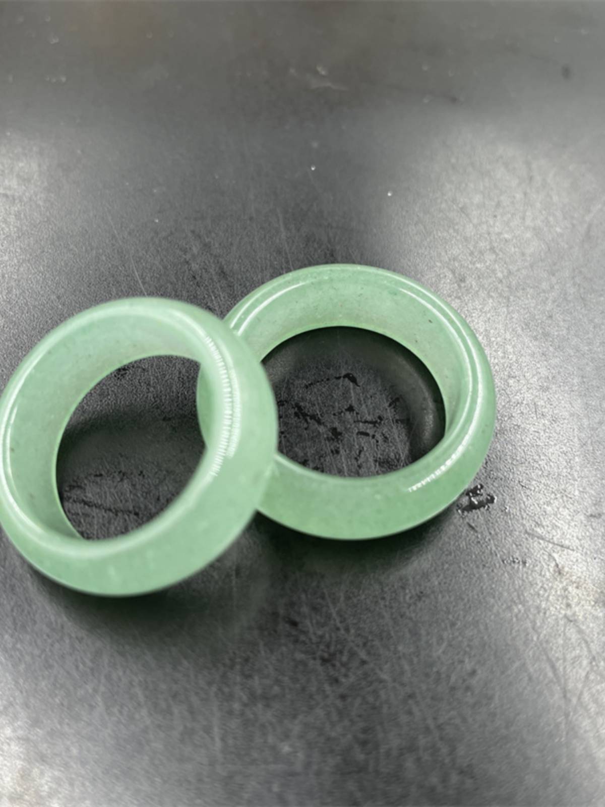 Natural light green Dongling jade ring men's and women's jade ring rot running ringburge ring special offer