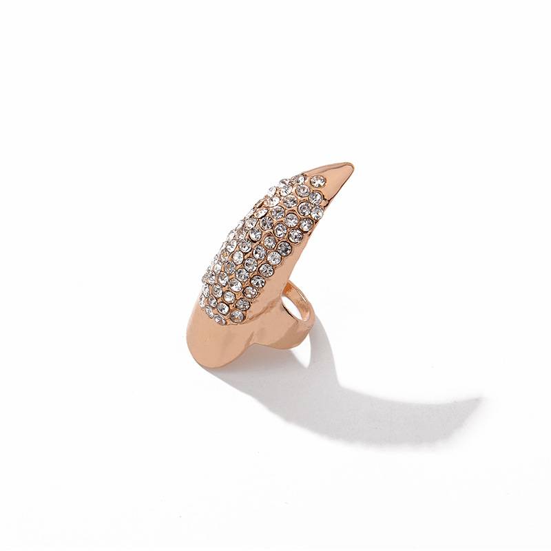 European and American retro eagle claw ring men's diamond rings 2 yuan store stalls source jewelry