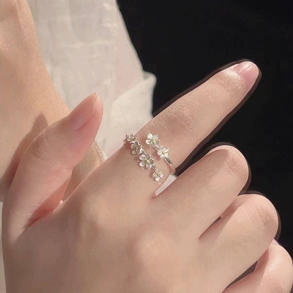 S three -dimensional flower ring Silver Iris Flower Ancient Wind Medieval French retro court European -style American exaggerated opening