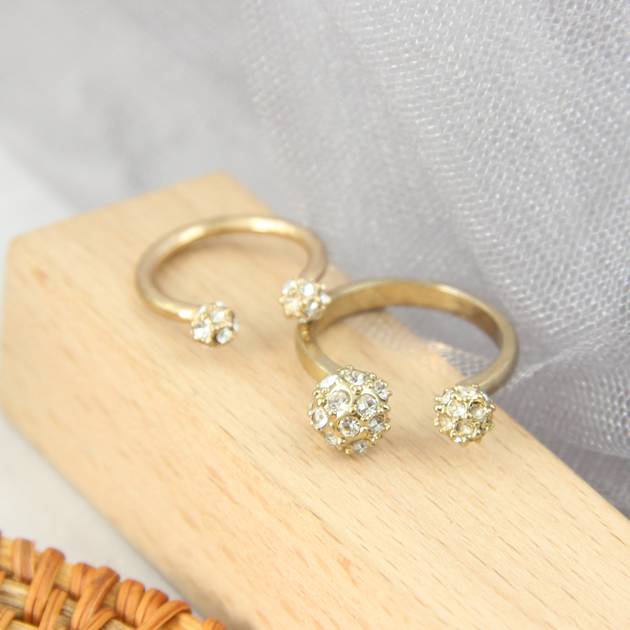 Baby Wang Rui European and American jewelry Japanese and Korean jewelry size ball inlaid diamond rings