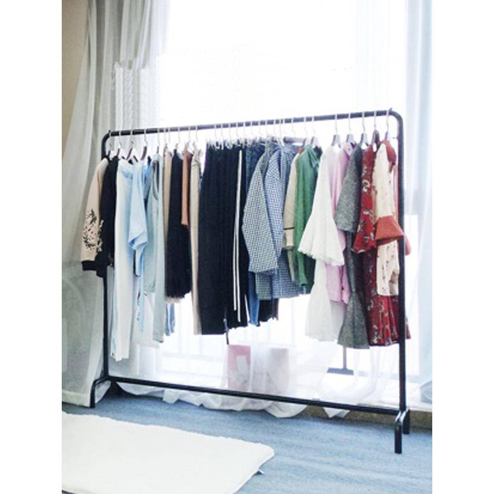 Family landing on the ground with a single -rod hanging rack bedroom in the drying rack room simple hanger simplicity drying clothes to store the shelf
