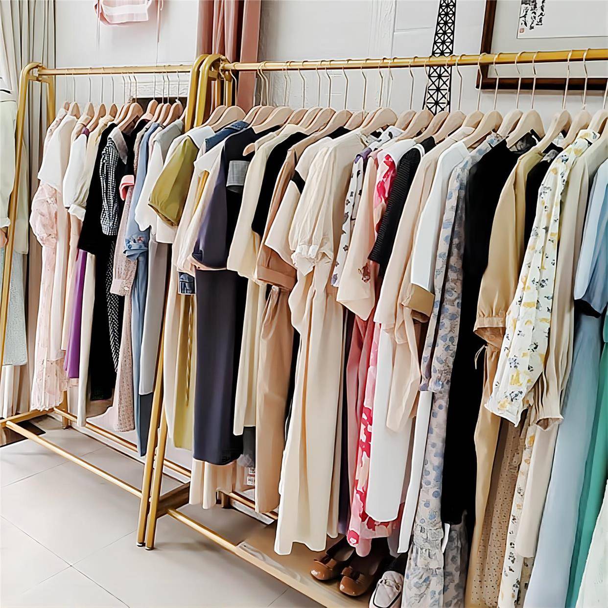 Simple drying rack landing house house hanging rack cloak rack bedroom clothes display shelf light luxury women's clothing shop shelf