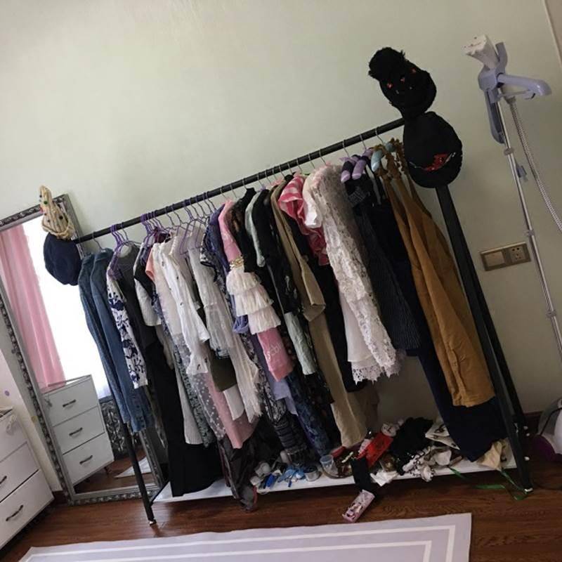 High -end single -shot drying rack house hill -hanging shelf floor -to -floor bedroom setting rack balcony rack rhoda shelf hanging quilt