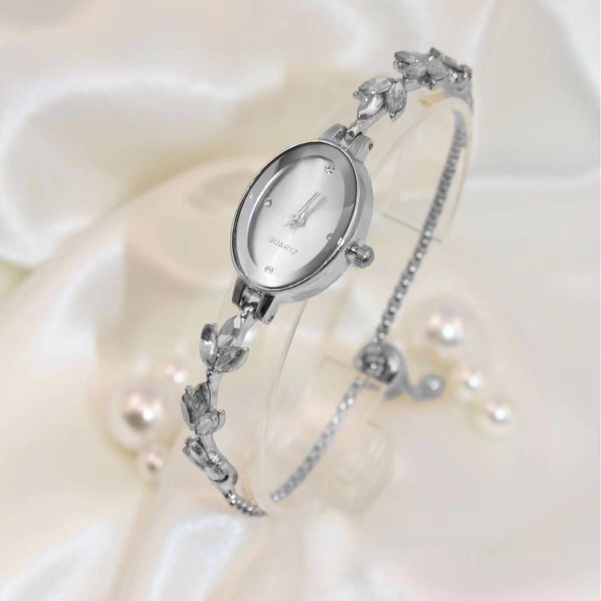 New hot -selling medium -old fashion niche ladies watch light luxury free adjustment bracelet quartz watch manufacturer direct sales