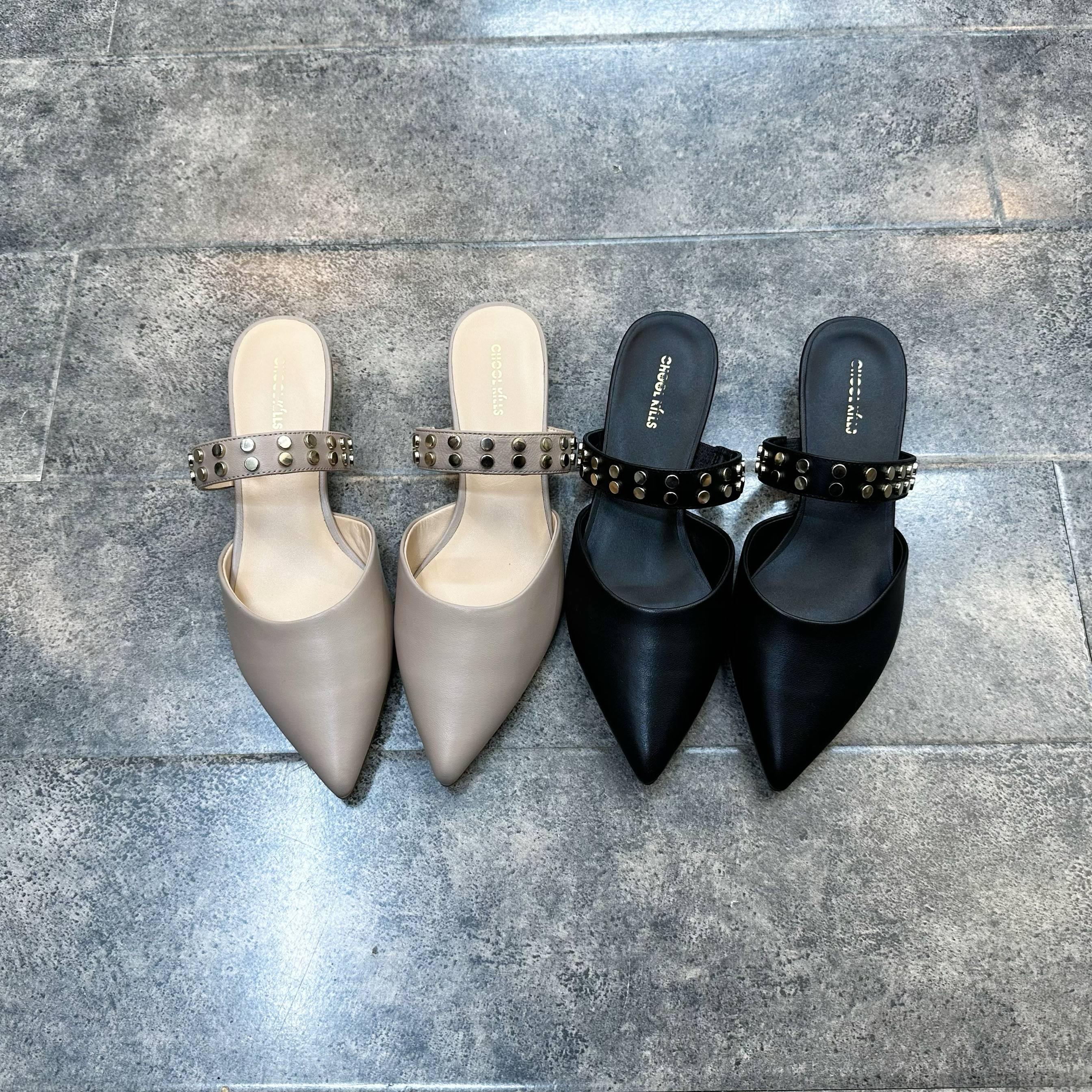Xiao Chen's original single fashion Baotou Mueller Drag dermis rivet pointed shoes show thin temperament goddess dragging