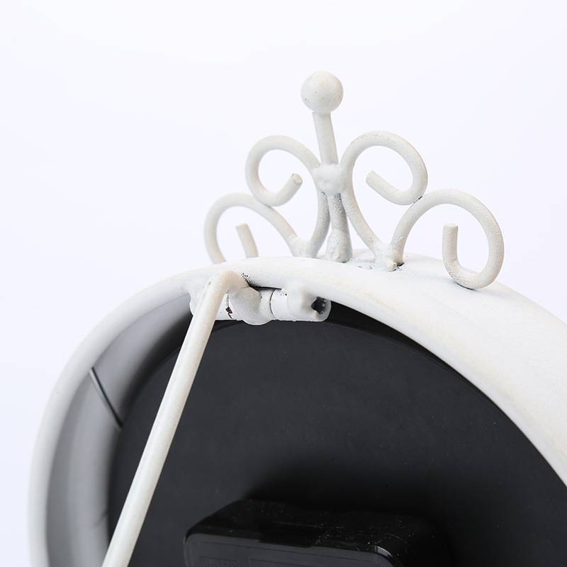 New product clock essence D product retro European -style metal alarm clock iron art M home living room decoration clock
