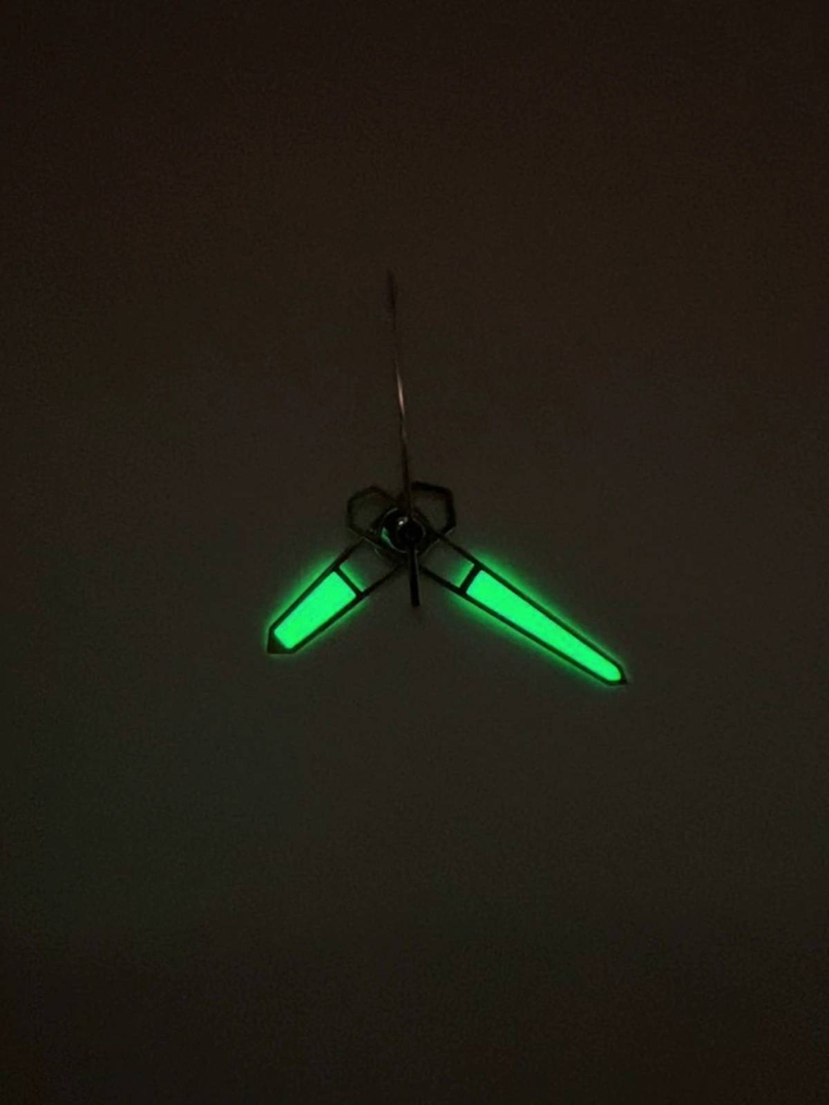 Modification watch accessories new simple polishing green luminous surface needle well installed Japan NH35/364R/7s movement
