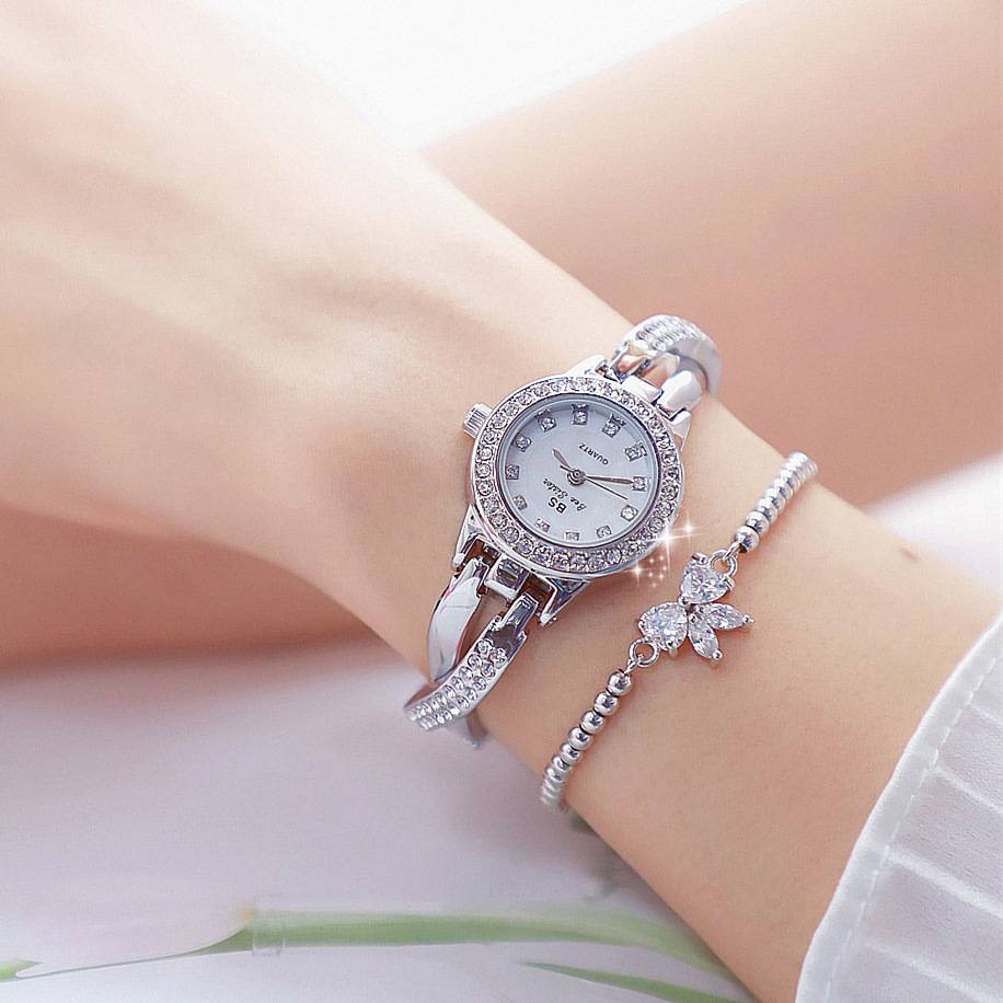 The new watch linked list is customized full of drill women's watch new hot selling genuine products