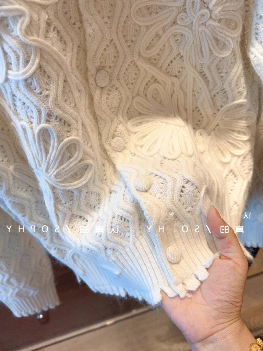Buyer shop ~ The return rate is explosive!French style ~ three -dimensional relief cashmere wool blended lace knitted cardigan