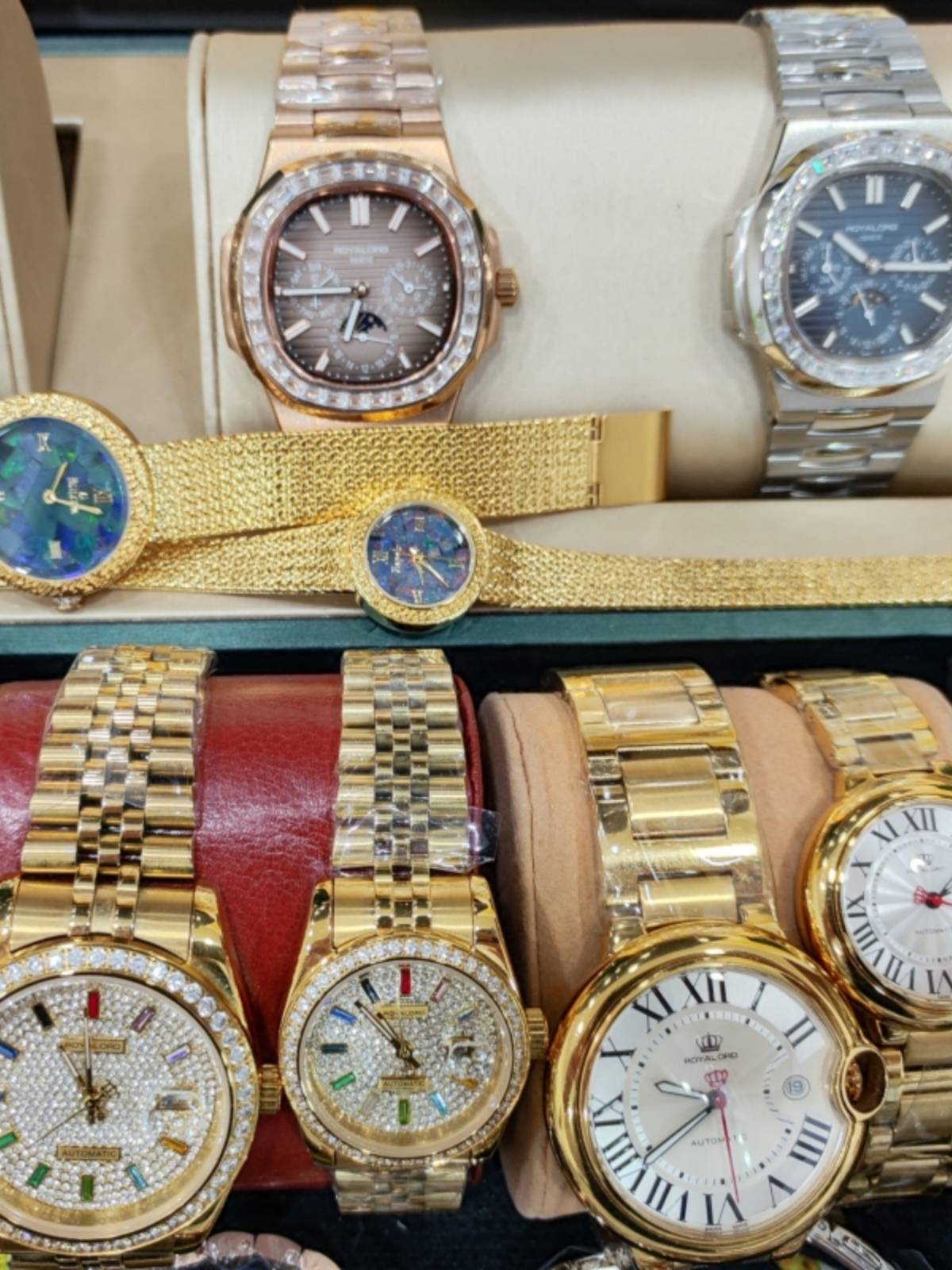 Middle -aged return watch European and American Japanese overseas second -hand medium -hand watch live broadcast links are subject to live broadcast maps.
