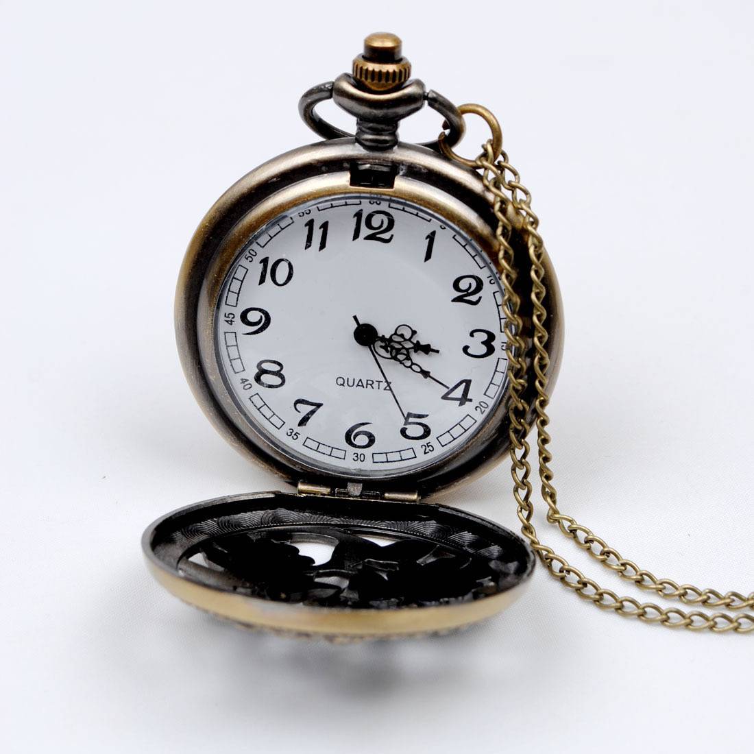 Cross -border large -scale lucky number hollow retro watch nostalgic nostalgic watches 8038