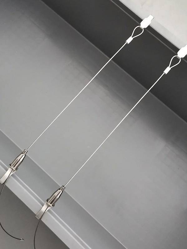 Rotating box pull -through bars Rotal box Landy fish raising turtles, tanks, pull rope steel wire cable plastic water tank rubber frame defense