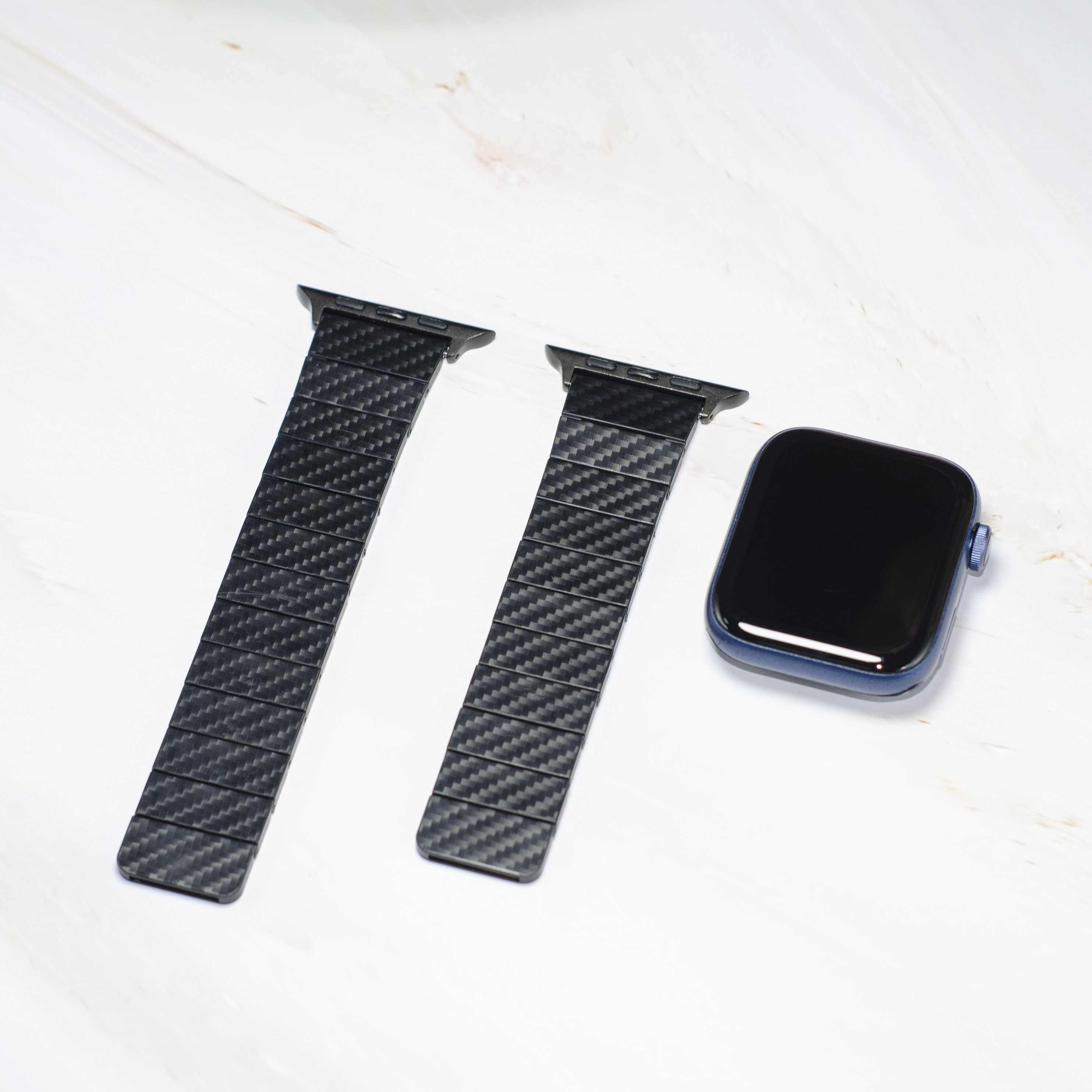 New Trendy Adjustable Magnetic Carbon Fiber Pattern Watch Band Strap Lightness 38mm 42mm for Smart watch Replacement Wristband