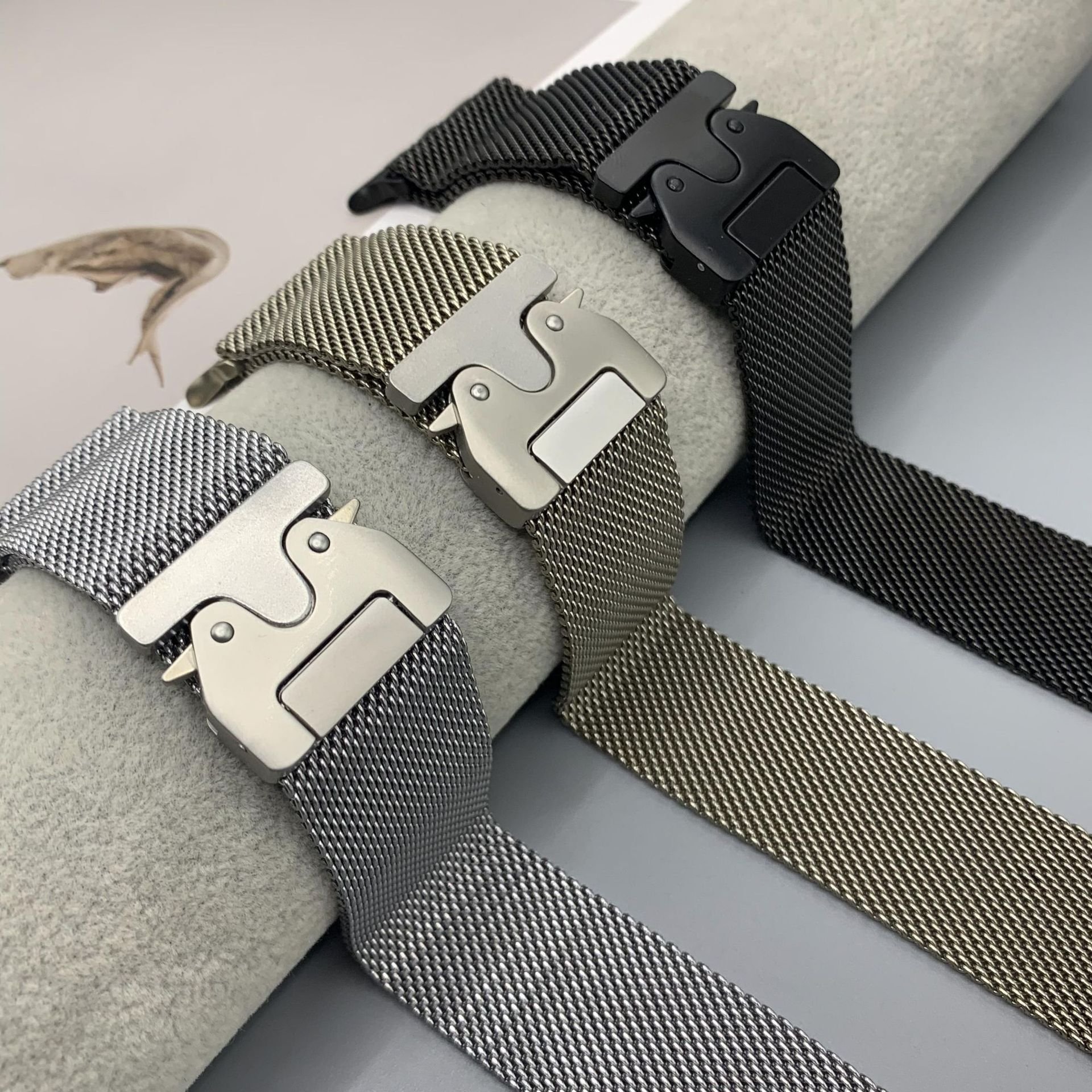 Suitable for apple watch 8 strap milanise mash belt 304 stainless steel buckle watch band for apple watch 10