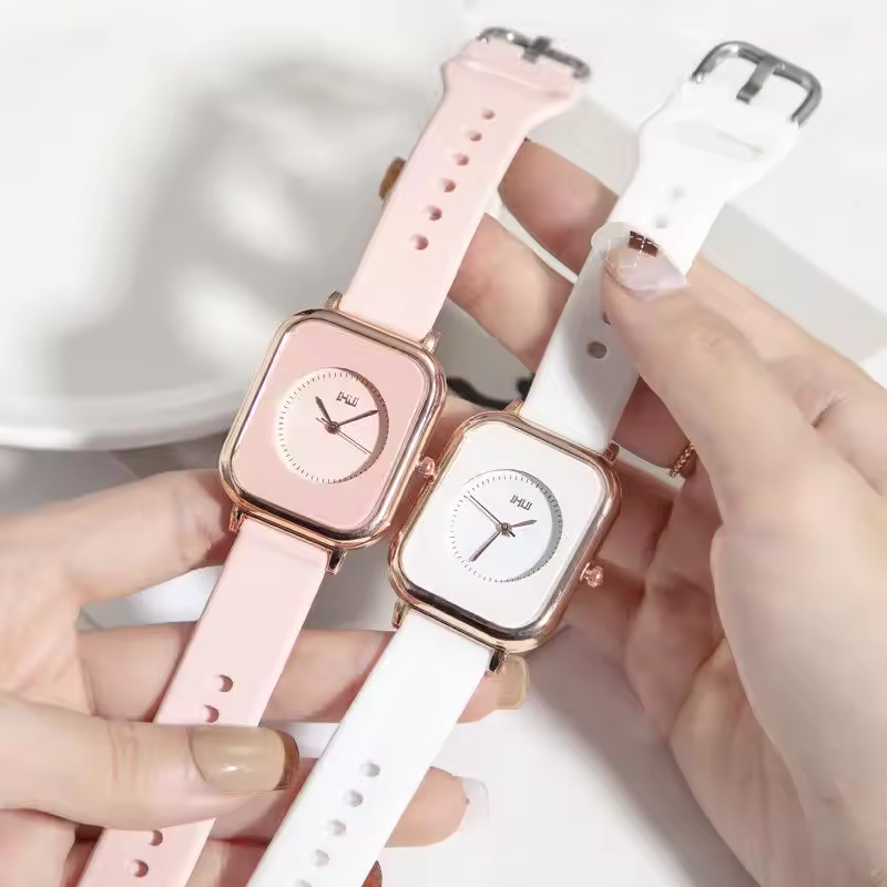 Luxury Women Smartwatch Fitness Tracker Bluetooths Calling Trending Products 2024 New Arrivals Round Smart Watches for women