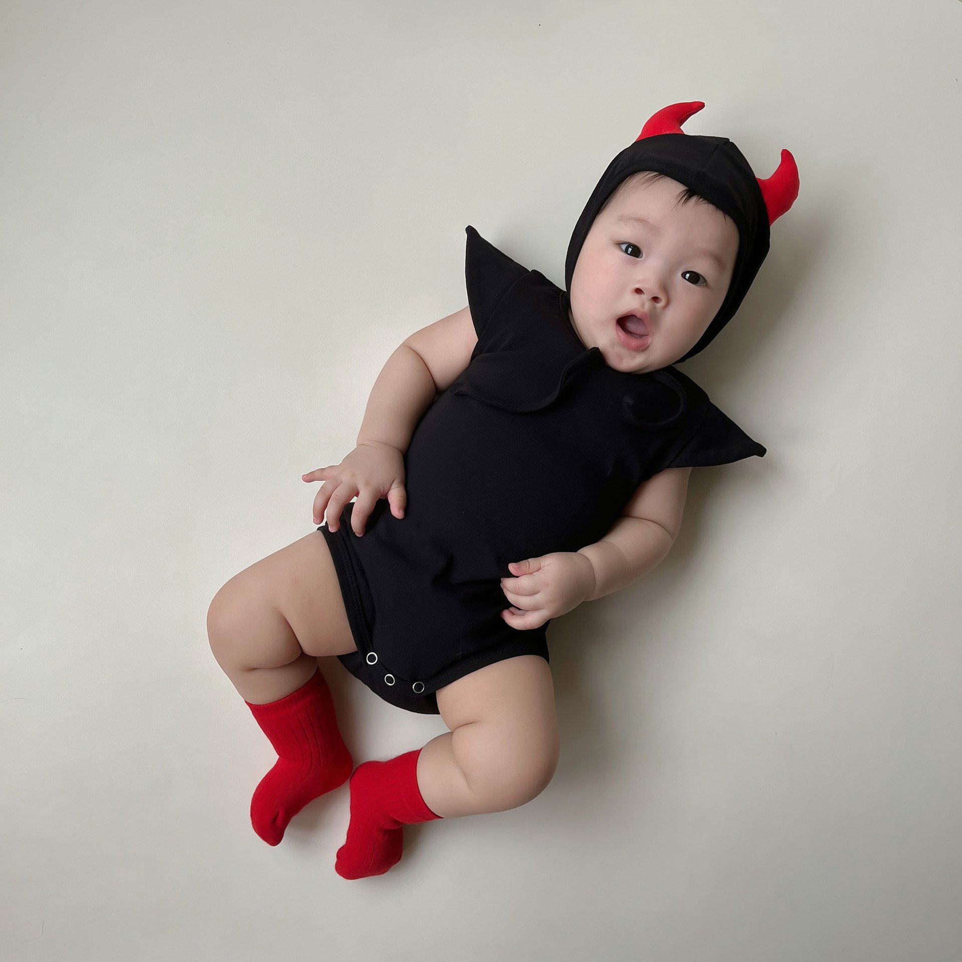 wholesale newborn baby boy girl clothes cotton rompers black red sleeveless new born baby clothing summer baby romper with hat