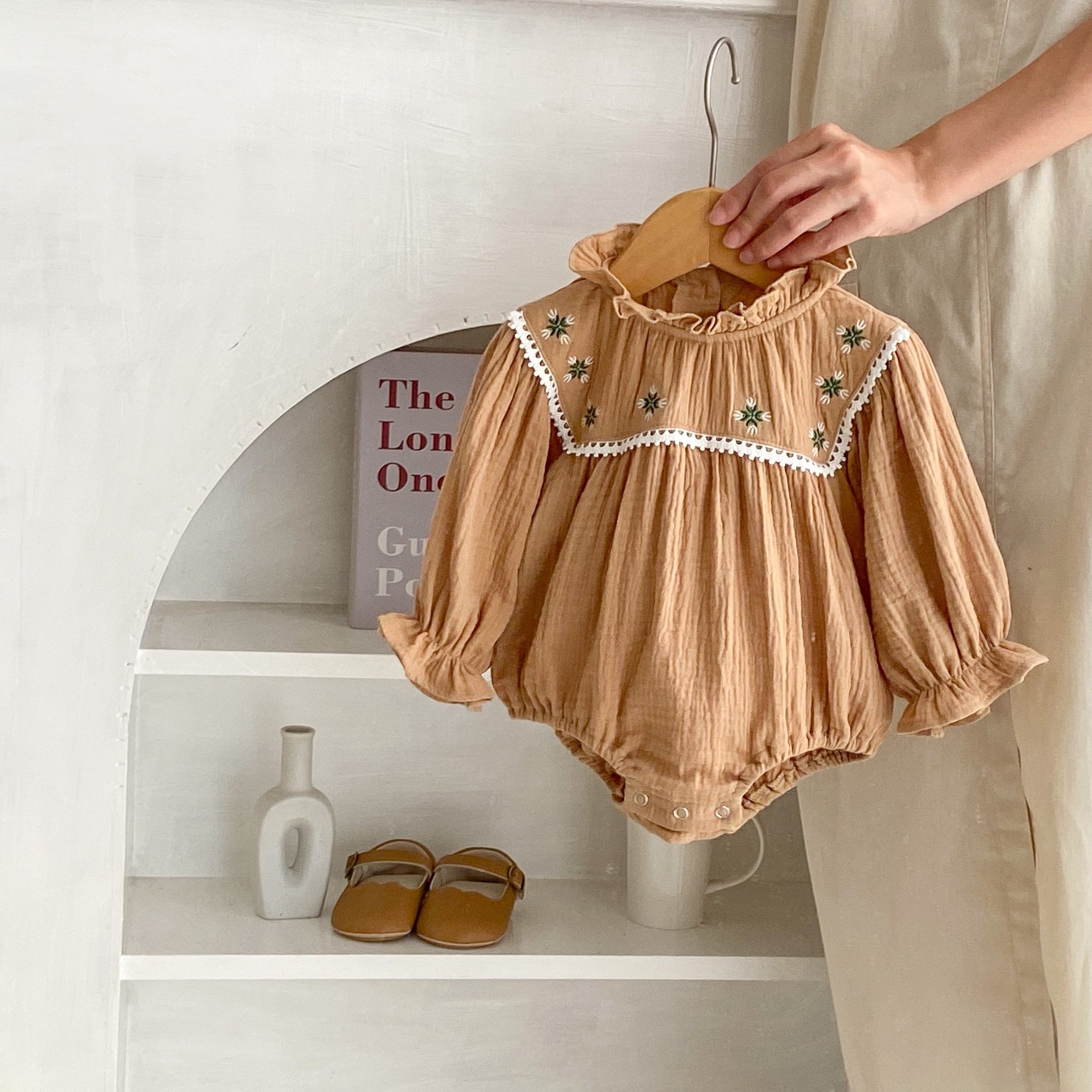 Wholesale new female baby crawling clothes fall clothing infant embroidered long-sleeved pajamas cute baby romper