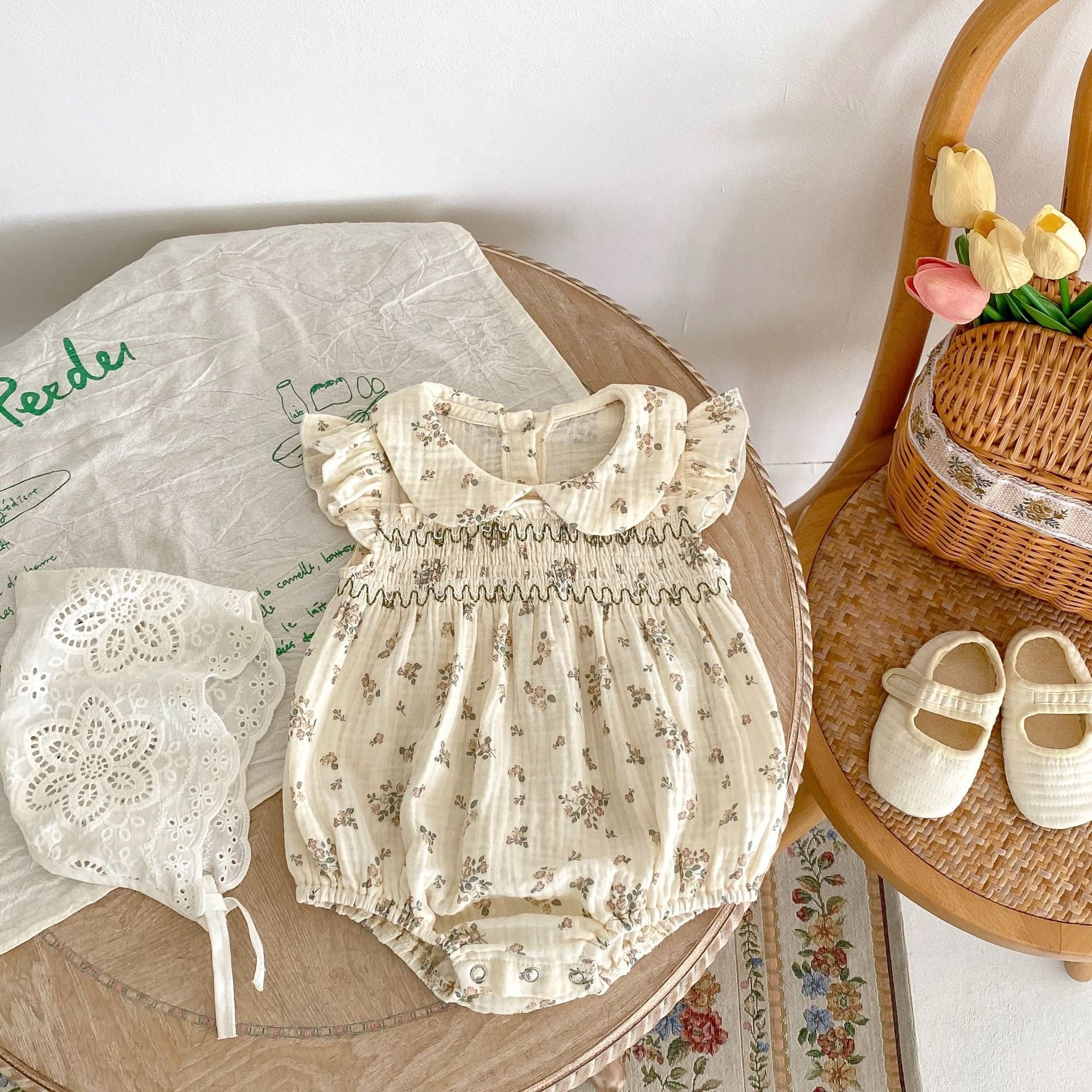 Hot Sale Doll Collar Baby Girl 100% Muslin Cotton Baby Clothes Summer Sleeveless Ruffled Floral Jumpsuit Baby Romper