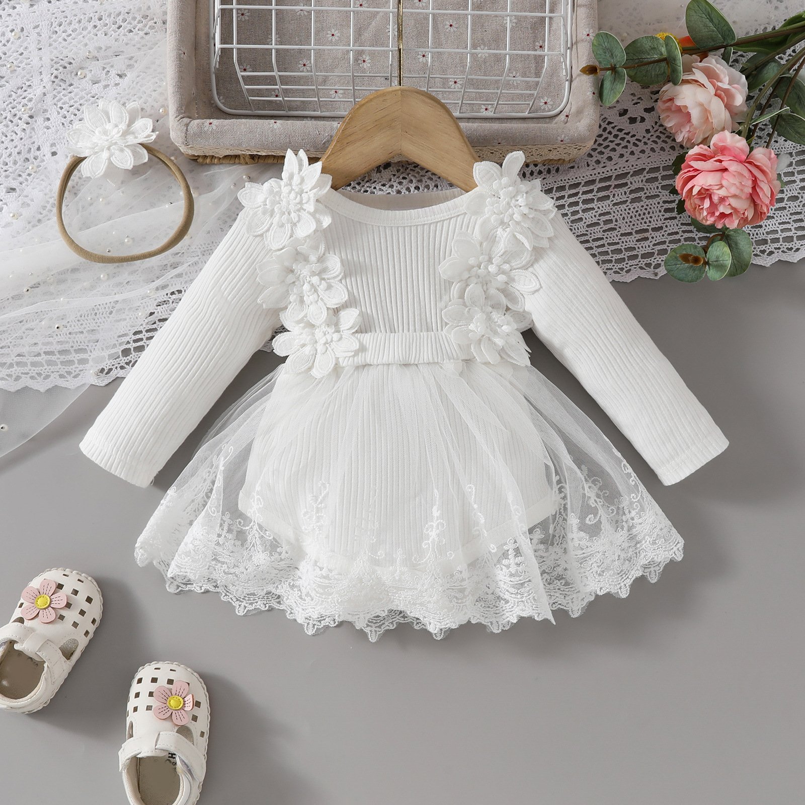 2024 Autumn Spring Infant Clothing Wholesale Hot Selling Sweet Flowers Long-sleeved Mesh Newborn Baby Romper