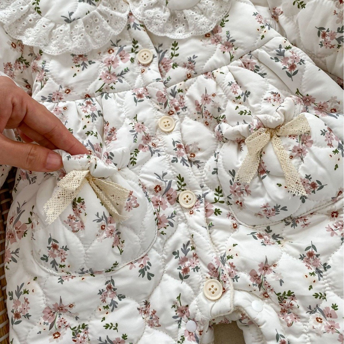 Wholesale 2024 Winter Baby Clothing Sweet Style Floral Long Sleeve Warm Cotton Baby Rompers
