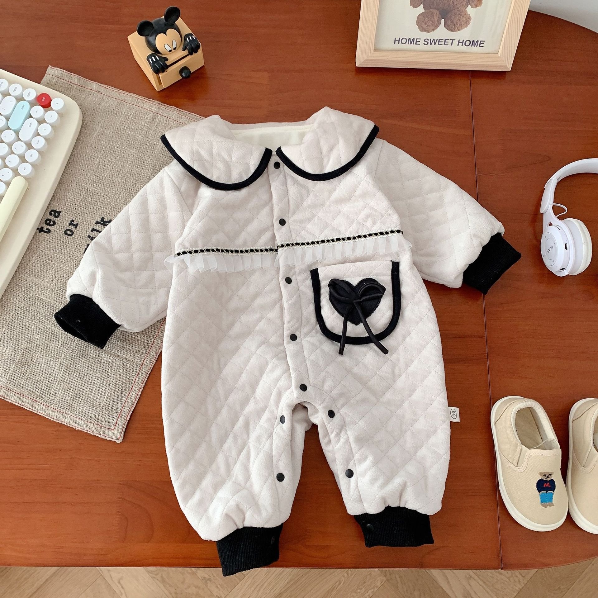 Wholesale 2024 Winter Baby Clothing Casual Style Love Long Sleeve Cotton Baby Rompers