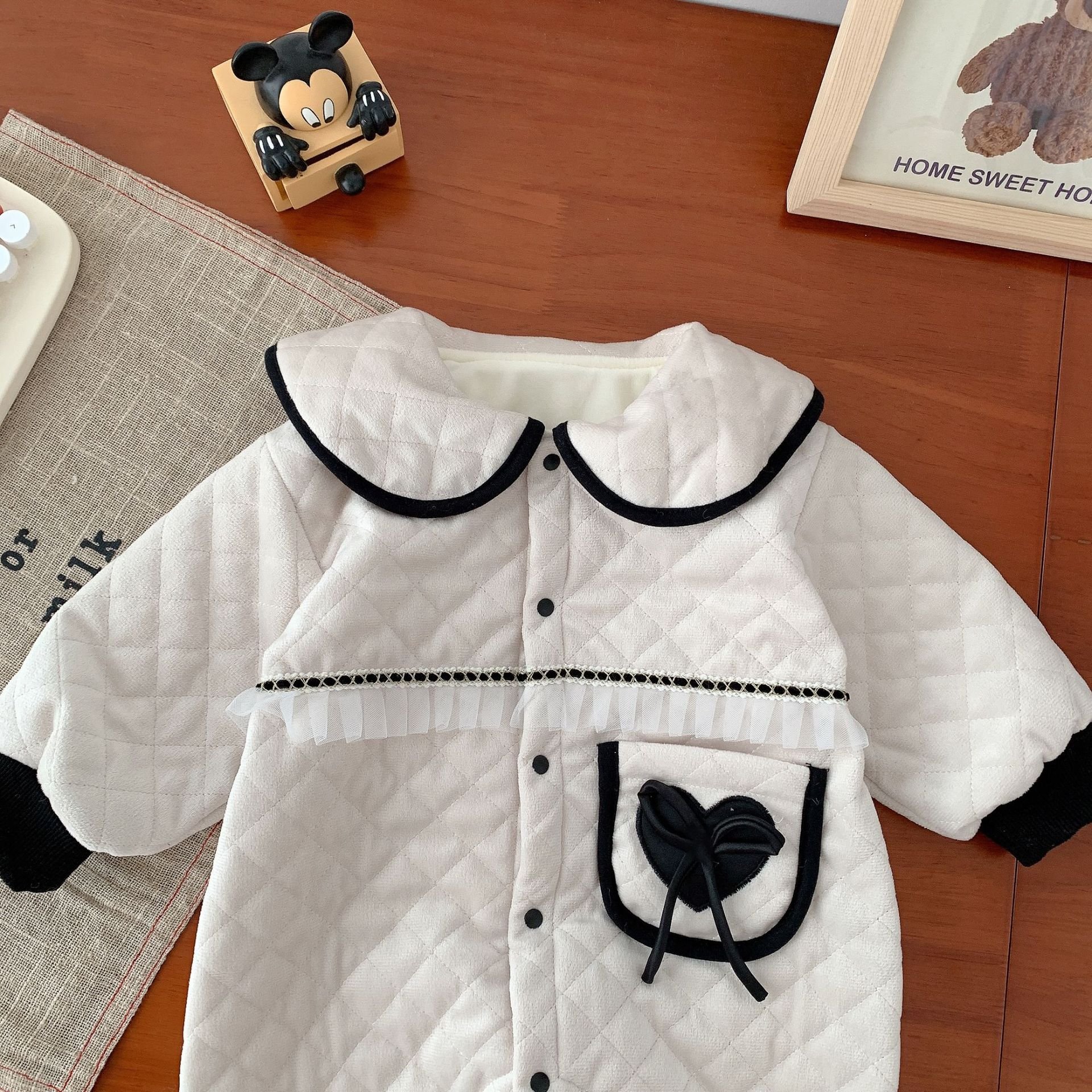 Wholesale 2024 Winter Baby Clothing Casual Style Love Long Sleeve Cotton Baby Rompers