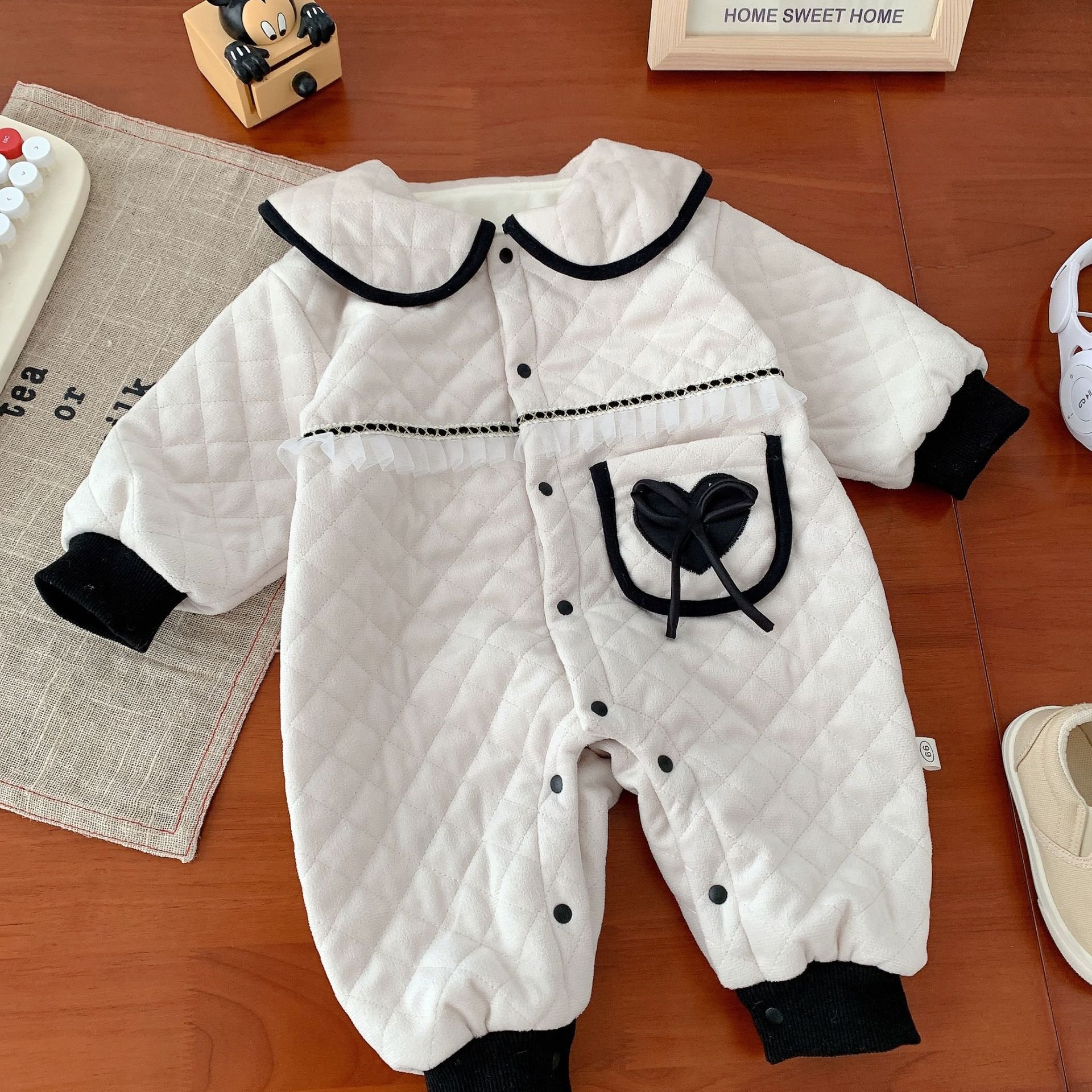Wholesale 2024 Winter Baby Clothing Casual Style Love Long Sleeve Cotton Baby Rompers