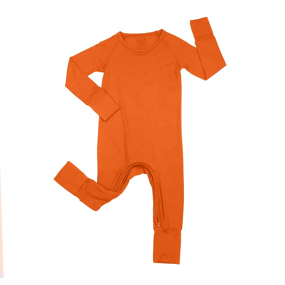 Wholesale Unisex Luxury Bamboo Baby Clothes Long Sleeve Boutique Baby Rompers with Zipper Solid Color 0-3 Months Baby Pajamas