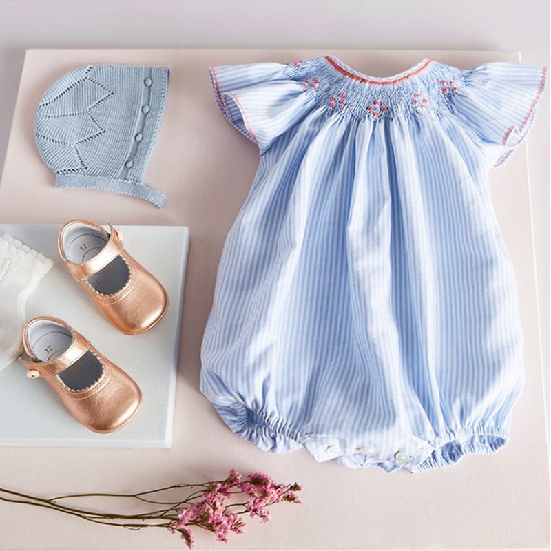 Wholesale Handmade Embroidery Flying Sleeve Cotton Romper Boutique Toddler Clothes Baby Girls Smocked Children Jumpsuit