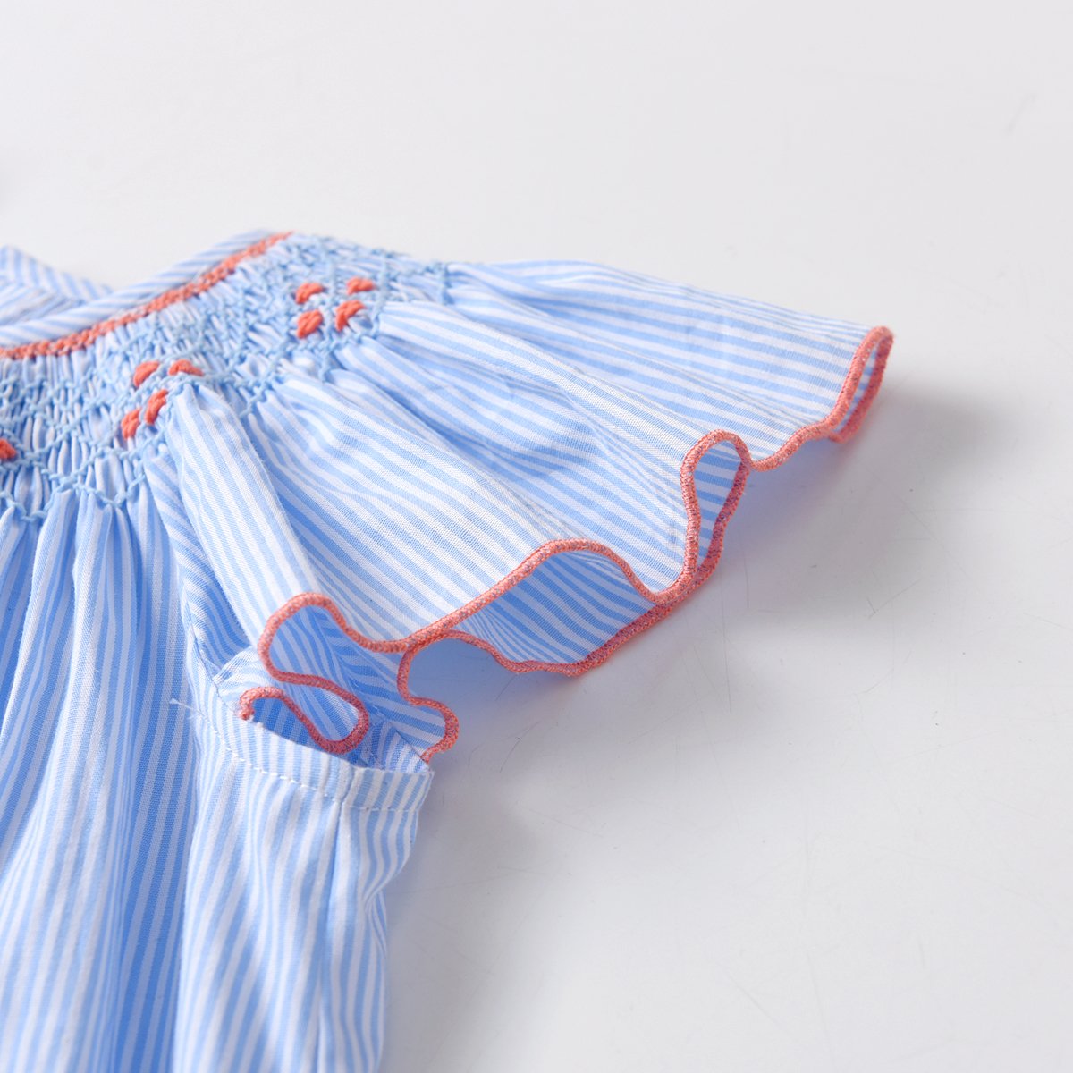 Wholesale Handmade Embroidery Flying Sleeve Cotton Romper Boutique Toddler Clothes Baby Girls Smocked Children Jumpsuit