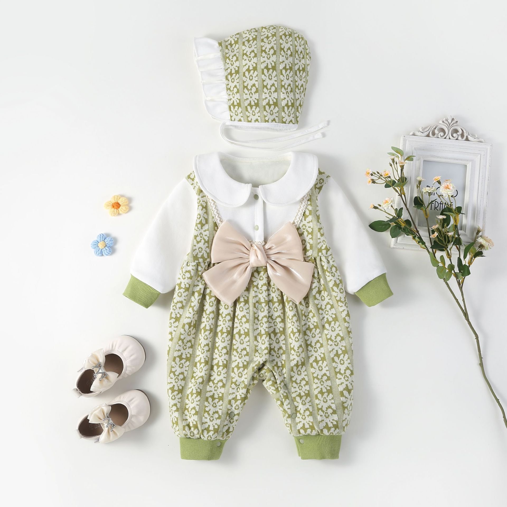 Wholesale 2024 Winter Baby Clothing Princess Style Floral And Fleece Long-Sleeved Baby Rompers