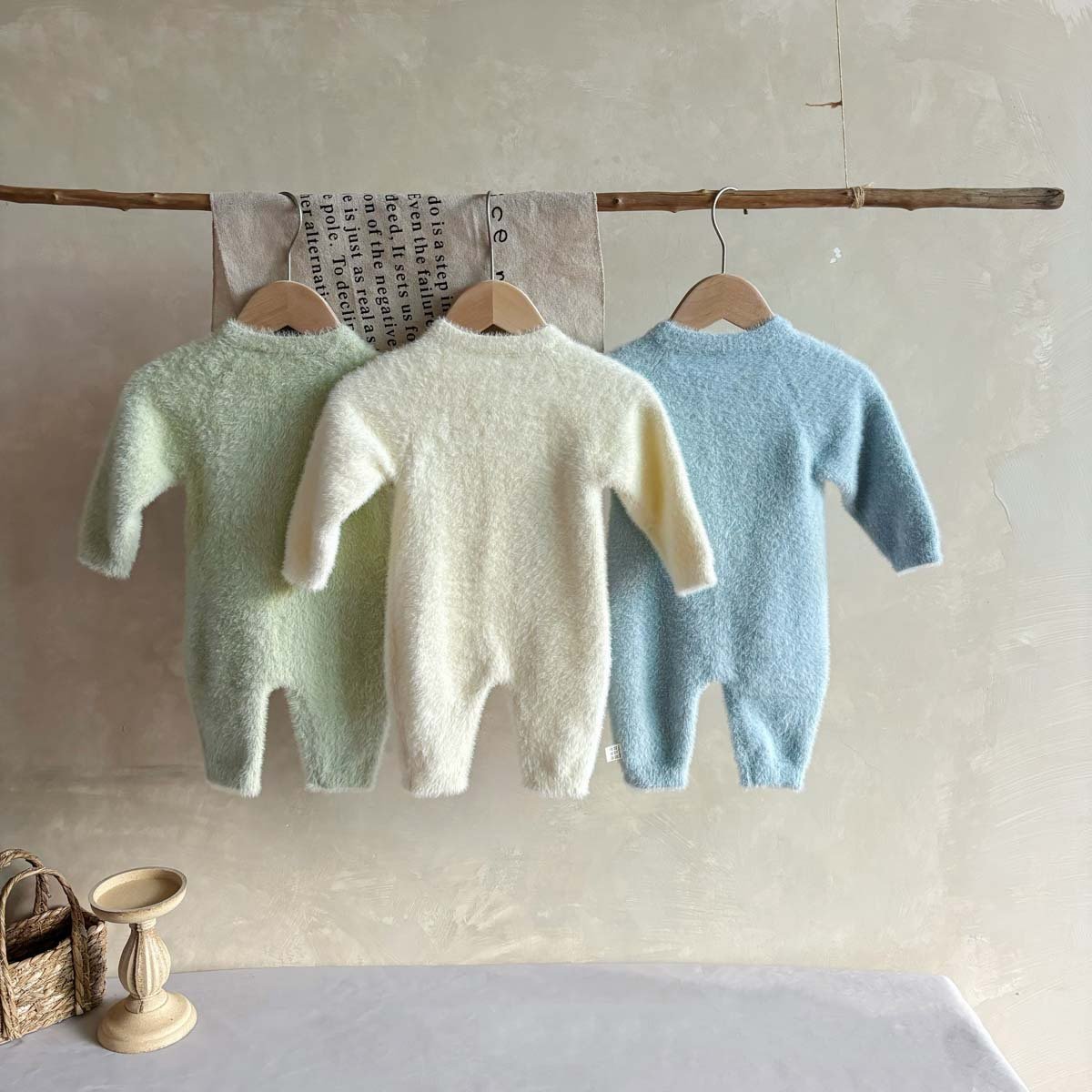 Wholesale 2024 Winter Baby Clothing Fashion Solid Color Knitted Long Sleeve Cotton Baby Rompers