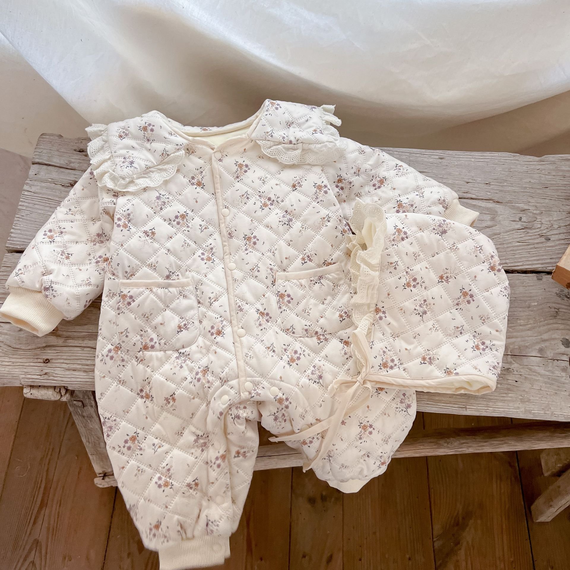 Wholesale 2024 Winter Baby Clothing Fashion Plus Fleece Floral Long Sleeve Cotton Baby Rompers