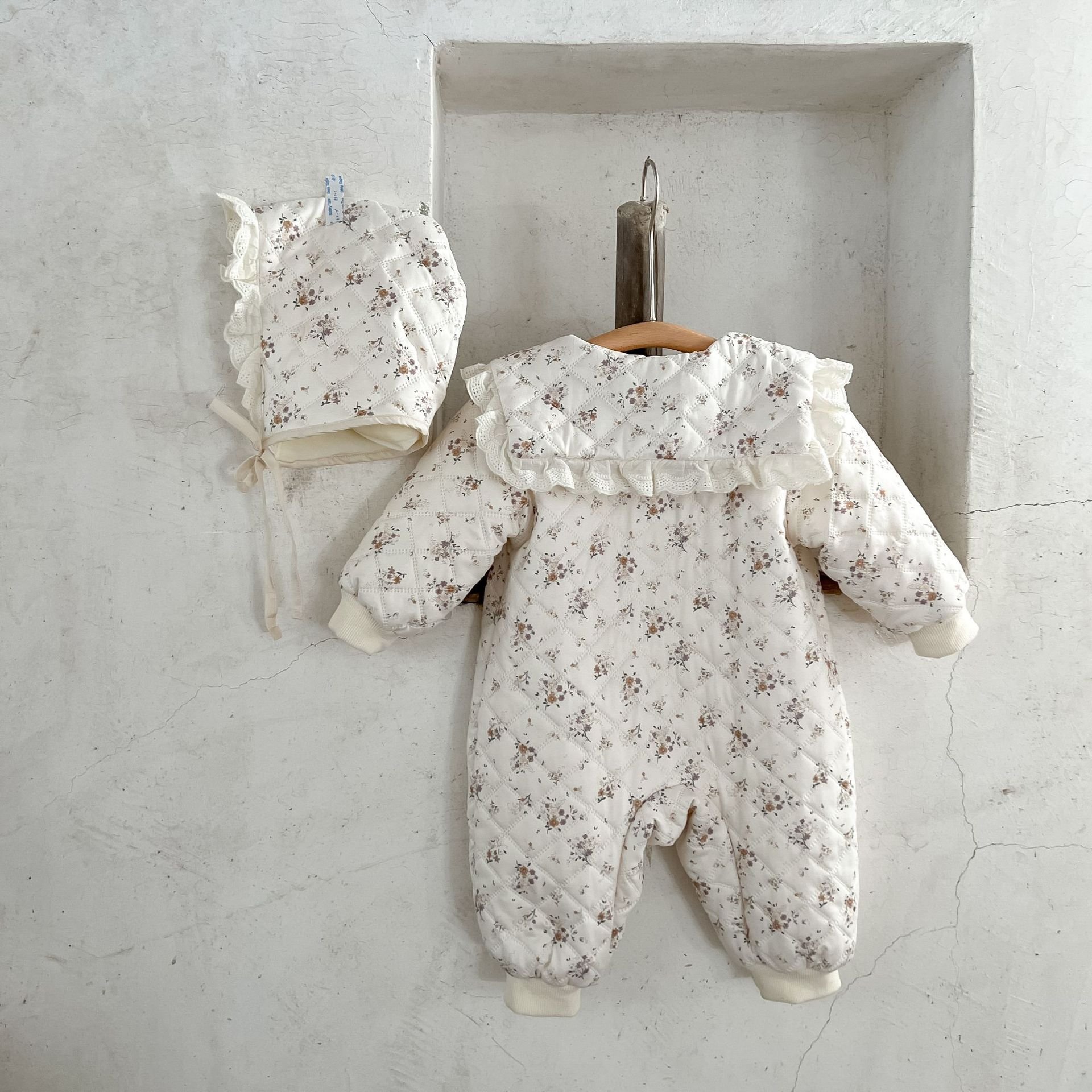 Wholesale 2024 Winter Baby Clothing Fashion Plus Fleece Floral Long Sleeve Cotton Baby Rompers