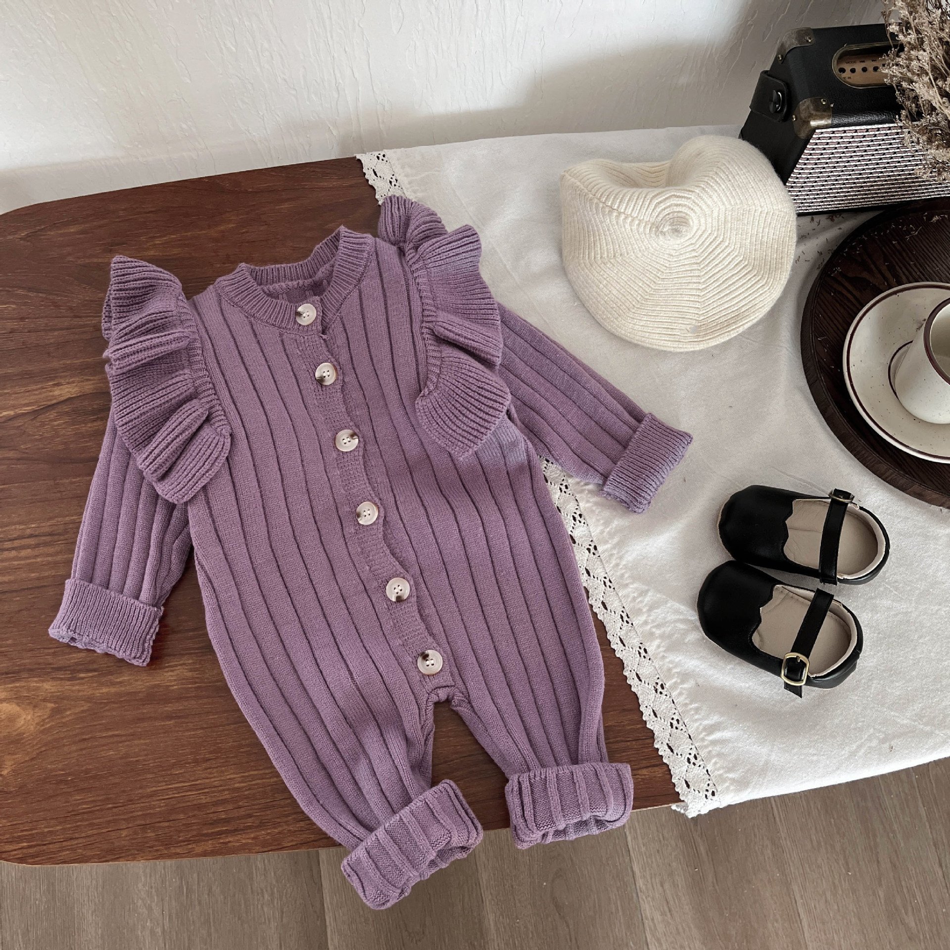 Rarewe ODM OEM Crew Neck Ruffle Romper Jumpsuits Buttons Down Solid Infant Girls Striped Knitted Baby Rompers