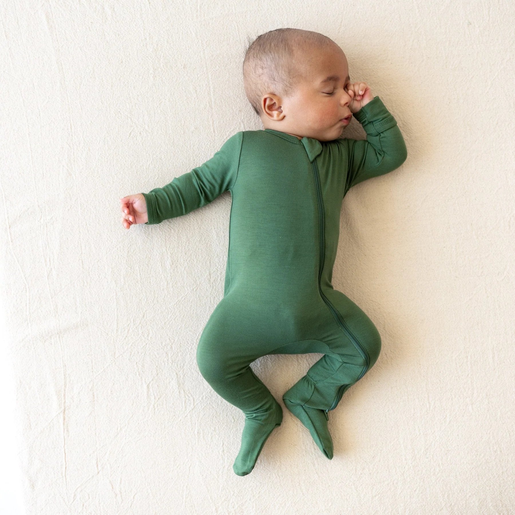 Hongbo Custom bamboo Viscose Zip Romper Newborn Footie Zipper Baby Romper Jumpsuit Organic Cotton Bamboo Baby Pajamas clothes