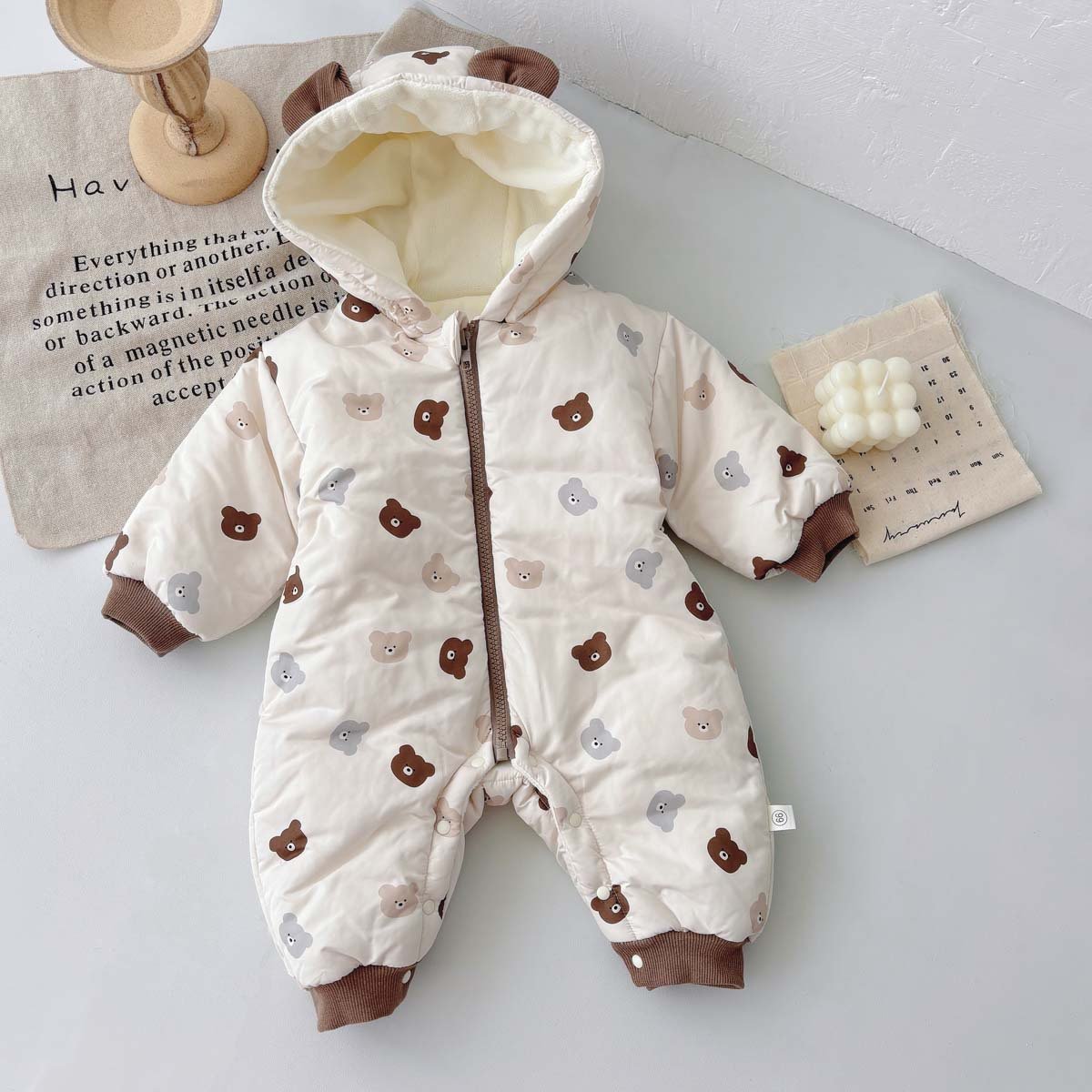 Wholesale 2024 Winter Baby Clothing Fashion Cartoon Print Hooded Long Sleeve Cotton Baby Rompers
