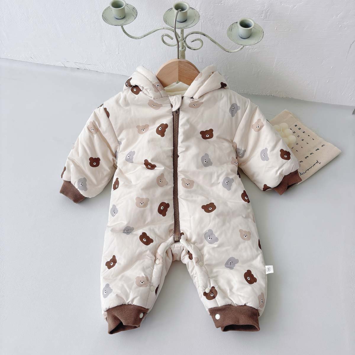 Wholesale 2024 Winter Baby Clothing Fashion Cartoon Print Hooded Long Sleeve Cotton Baby Rompers